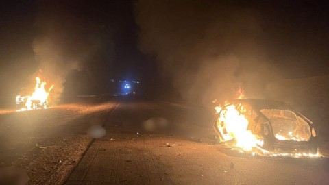 БУЛГАН АЙМАГТ АВТОМАШИН МӨРГӨЛДСӨН ОСОЛ ГАРЧ 4 ХҮН НАС БАРЖ, ХОЁР АВТОМАШИН ШАТЛАА
