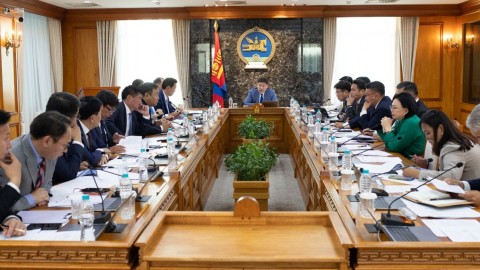 ЗГ: УУЛ УУРХАЙН БҮТЭЭГДЭХҮҮНИЙ ЭКСПОРТ, ВАЛЬЮТЫН НӨӨЦИЙН ТАЛААР ХЭЛЭЛЦЭЖ БАЙНА